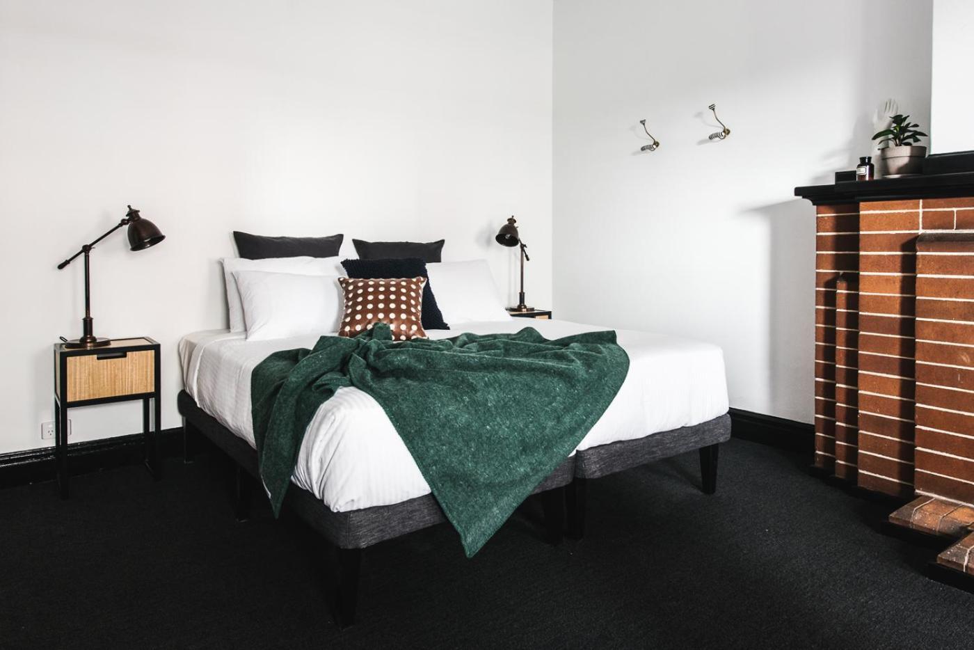 Sydney Park Hotel Room photo
